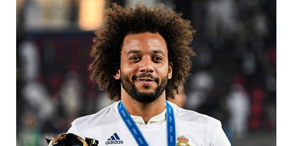 Marcelo, famoso lateral-esquerdo brasileiro, anunciou oficialmente a sua retirada Marcelo, famoso lateral-esquerdo brasileiro, anunciou oficialmente a sua retirada